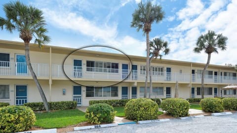 Siesta Beach House 210