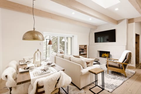 This 2 Bd 2 Bath condo is perfect for a Family vacation.