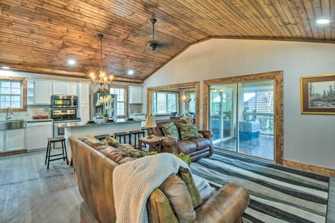 2nd-Floor Living Room | Smart TV | Gas Fireplace