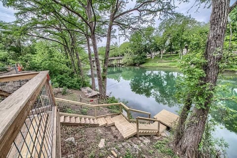 New Steps and floating dock added May of 2024!