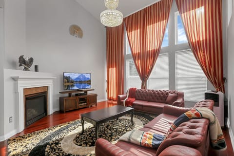 First-floor livingroom