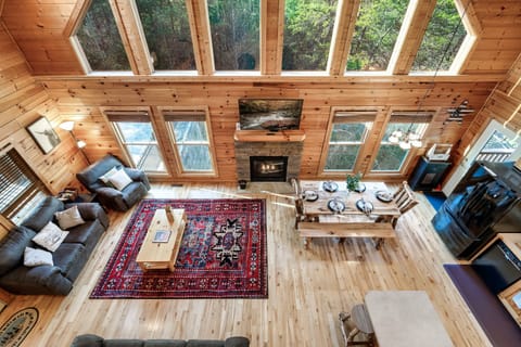 Living room with Cathedral ceiling & Mountains views!