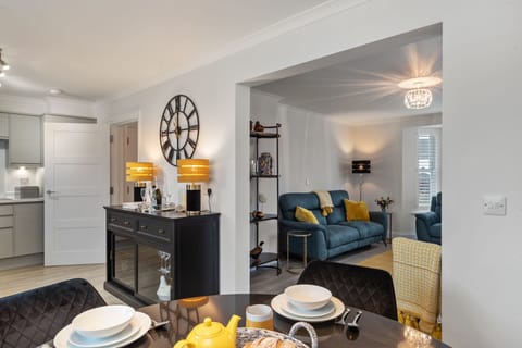 Cottage Mews Seaside Cottage, Sea Views