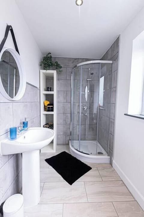 66527f6d 47e0 4563 84b6 6426b6418935