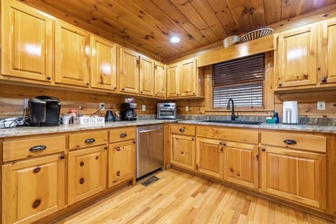 Ample counter space, along with a variety of cookware, utensils, and gadgets, ensures you’ll have all the tools necessary for your culinary creations.