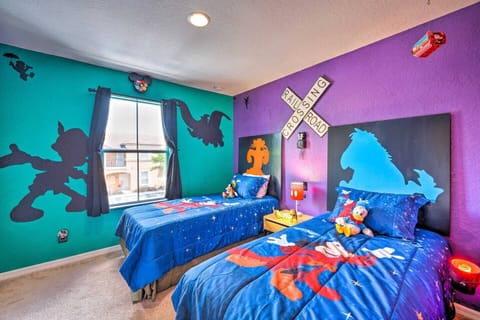 Bedroom,Room,Indoors,Bed,Furniture