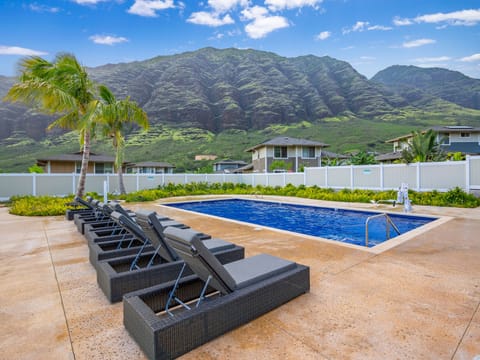 Soak up the sun by the pool with breathtaking mountain views!
