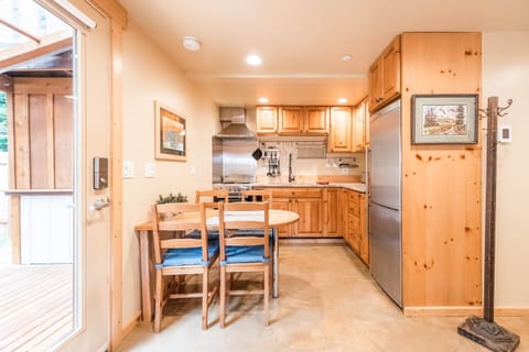 Studio kitchenette and dining