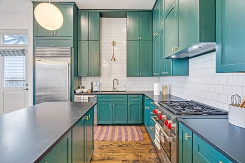 Fully equipped kitchen