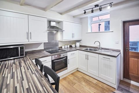 Sea Haven, Staithes - Host & Stay