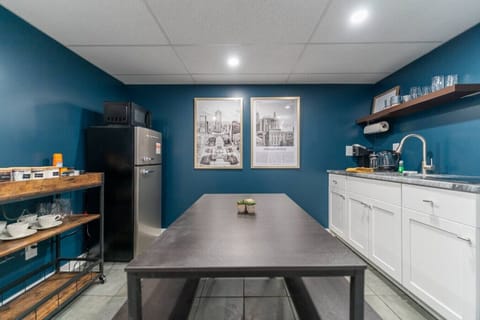 Fully equipped eat in kitchen for you to cook meals or to enjoy your takeout!