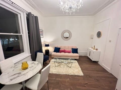 Living Room / Lounge
