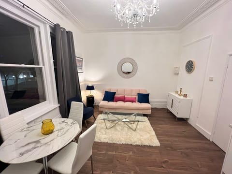 Living Room / Lounge