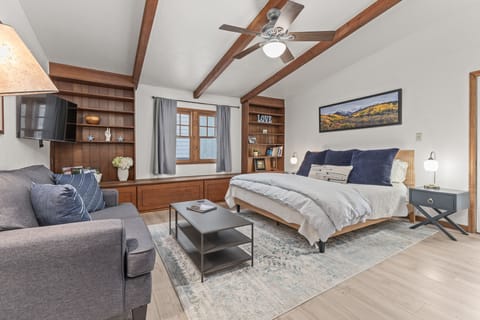 Large master suite with bathroom
And large walk in closet off this room.