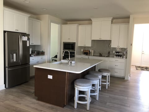 counter seating for four