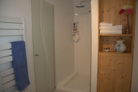 Gite 2 Shower