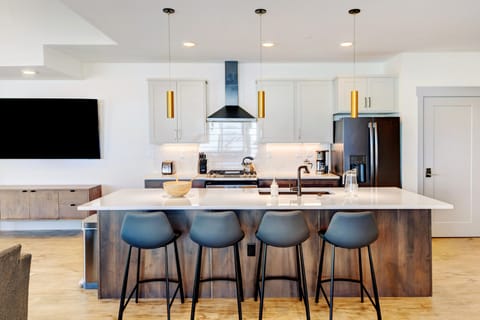 Beautiful Kitchen with Island Seating for 4