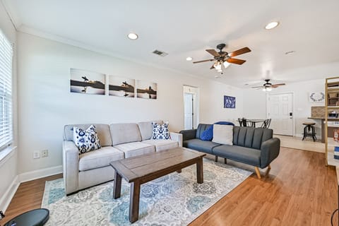 Living room (Welcome!)