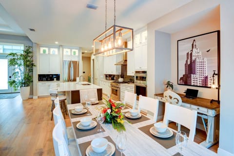 Enjoy dinner with the whole family in this open concept vacation home!