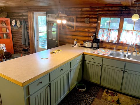 Natural lighting peeking in throughout the day makes our cabin even cozier! 