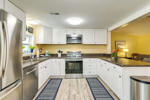 Kitchen | Cooking Basics | Keurig Coffee Maker | Toaster | Crockpot | Blender