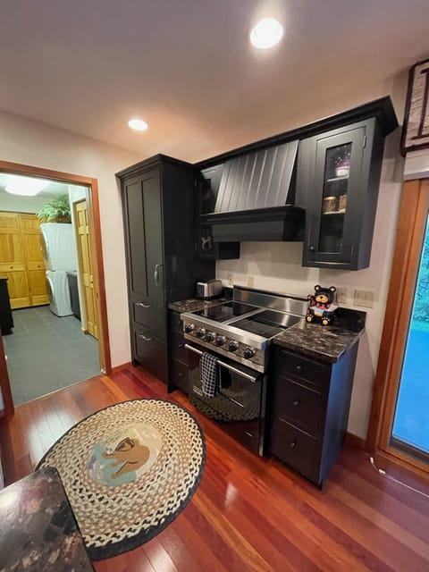 viking stove in guest house