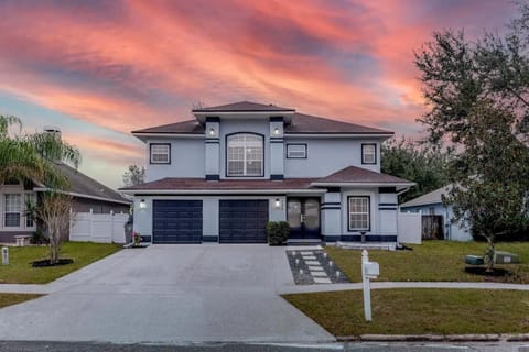 Welcome to Private Oasis! We would love to host you!