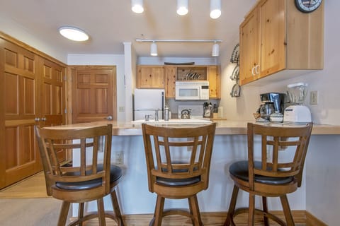 Seating for 3 at the counter