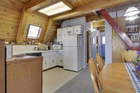 Kitchen at Ecola Haven