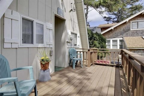 Front Porch at Ecola Haven