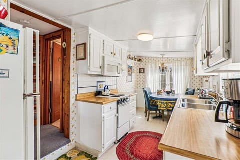 Kitchen at Sandpiper Cottage