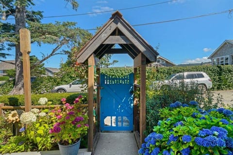 Front Entry Gate at The House at Cannon Beach