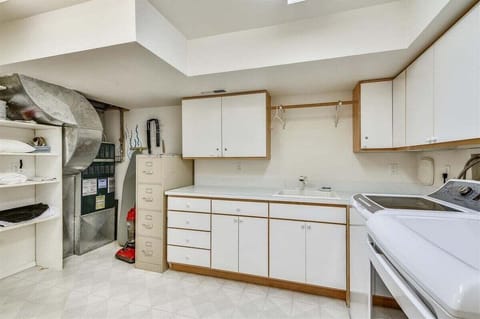 Laundry Room at CB Sands