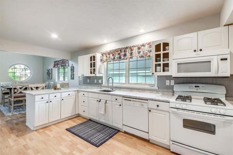 Kitchen at Beach Walk