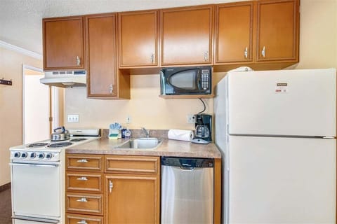 Kitchenette at Sandcastle 605