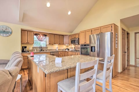 Kitchen | Main Level | Dishwasher | Coffee Maker | Crockpot