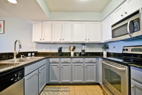 Gorgeous Large Kitchen