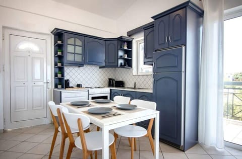 Fully Equipped Kitchen, Ready for Every Meal – Modern amenities for effortless dining.