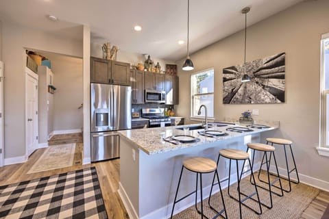 Kitchen | Cooking Basics & Spices | Coffee Grinder | Blender | Crockpot