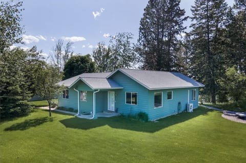 3 bedrooms, 2 baths, sleeps 8