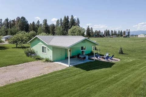 2 Bedrooms and 1 Bath, sleeps 6
