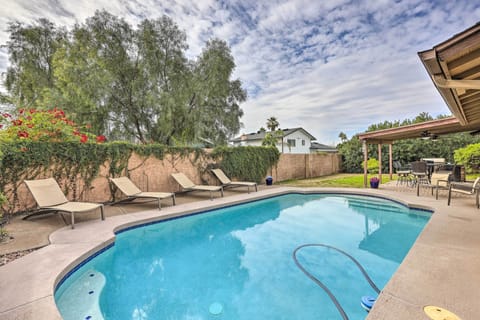 Glendale Vacation Rental | 3BR | 2BA | 1,160 Sq Ft | Half Step Required