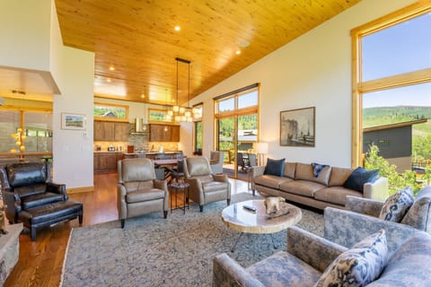 Spacious and bright living, dining and kitchen areas