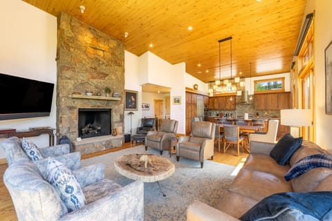 Spacious and bright living, dining and kitchen areas