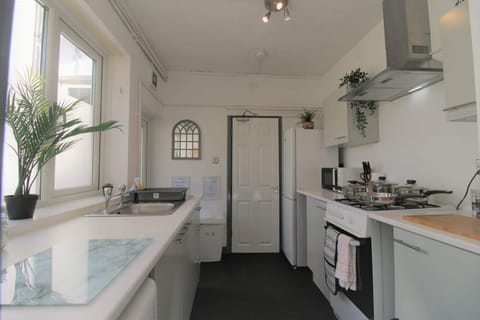 Kitchen (1)