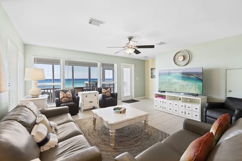 23-Landon-By-The-Sea-1-Living
