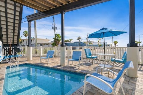 Cocktail Pool/ Hot Tub - Heats up to 103 degrees