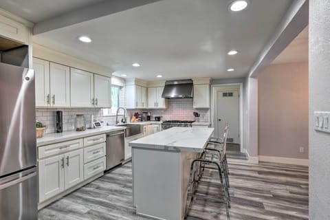 Kitchen | Basic Cooking Essentials | Dishwasher | Single-Serve Coffee Maker