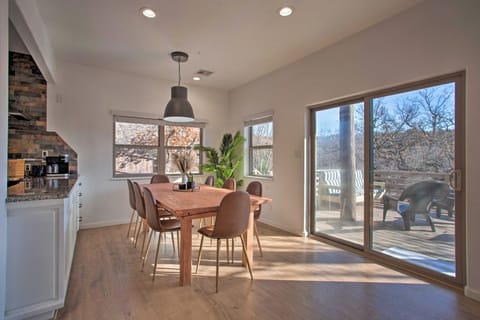 Dining Area | Dishware & Flatware Provided