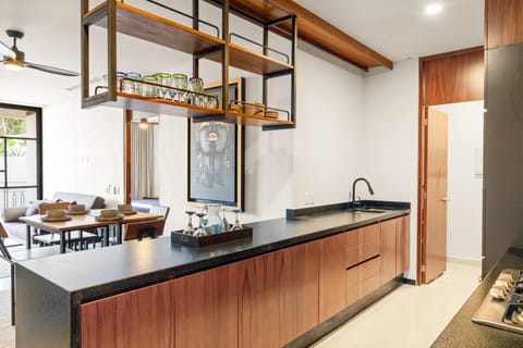 Condo - Image 2